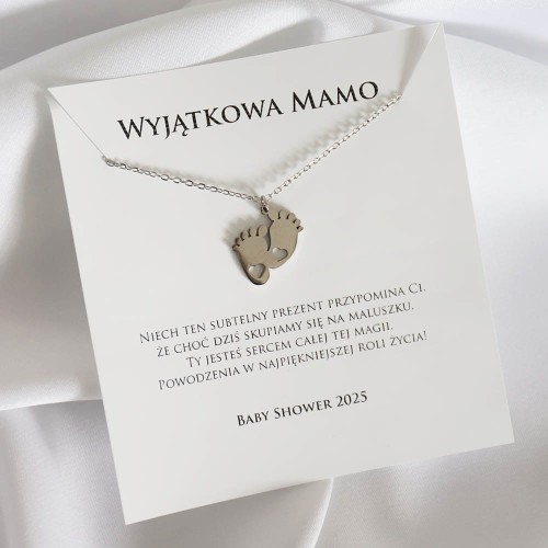 otien-dedykacja-wyjatkowa-mamo-naszyjnik-srebrny-ze-stopkami-dziecka-serduszk-stopki-stal-szlachetna-babyshower2025.jpg
