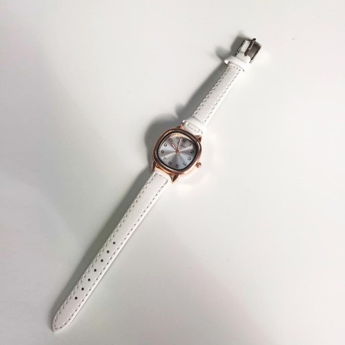 Z10014Zegarek-okragly-z-cyframi-bialy-pasek.jpg